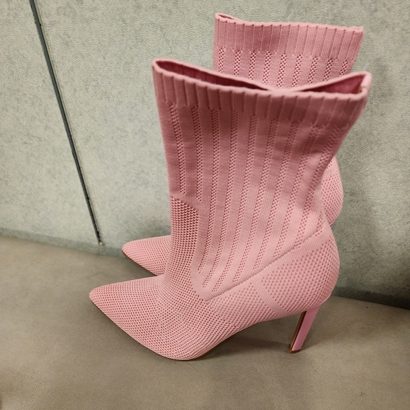 Steve Madden pink knit sock pointed boots - Picture 6 of 7